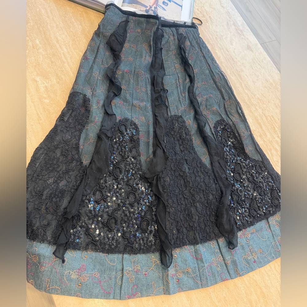 Hazel Elegant Black and Blue A-Line Skirt